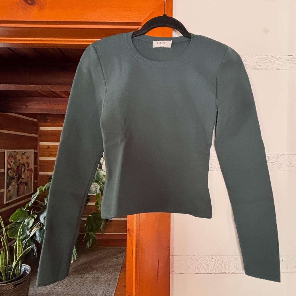 Babaton Sculpt Knit Crew Longsleeve Green - Picture 5 of 10